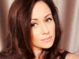 Webcam model ChloeNoirr from XLoveCam