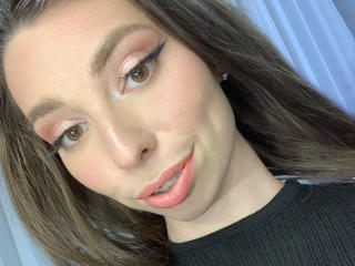 Webcam model ChristieStorm from XLoveCam