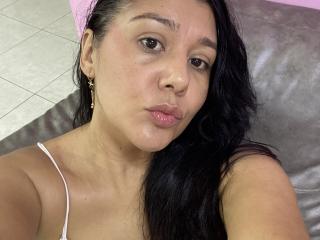 Webcam model CleoDivine from XloveCam