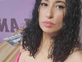 Webcam model CoquineLaly from XLoveCam