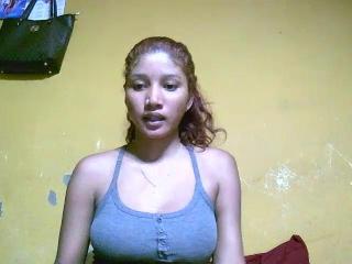 Webcam model CouplesChaude from XloveCam