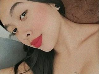 Webcam model CristalTowers from XLoveCam