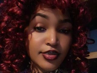 Webcam model CumDolly from XloveCam
