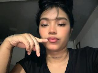 CurvyBrunneteLive Webcam