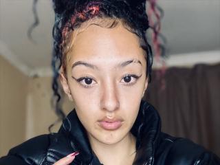Webcam model CuteBubbles from XLoveCam