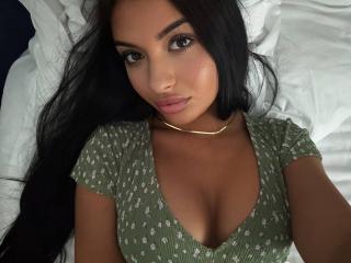 Webcam model DahliaEden from XLoveCam