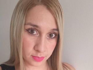 Webcam model Dana69s from XloveCam