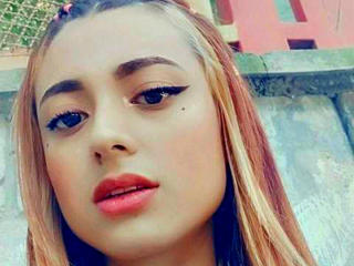 Webcam model DanielaGutierrez from XLoveCam