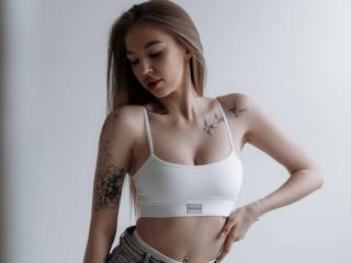Webcam model DanielaRecor from XLoveCam