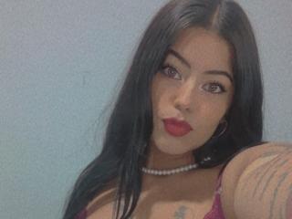 Webcam model DannaHarmony from XLoveCam