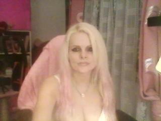 Webcam model DarkAngelus69 from XloveCam