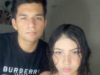 Webcam model DeisyAndJustin from XLoveCam