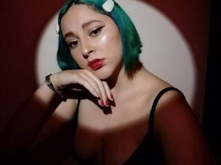 Webcam model Deliila from XLoveCam