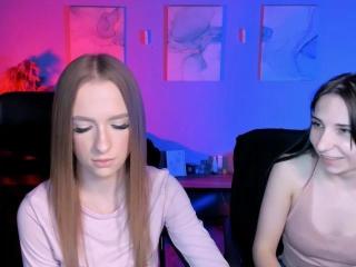 Webcam model DellyChloe from XLoveCam