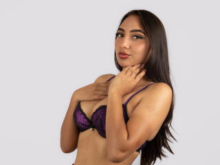 Webcam model DianaFernandez from XLoveCam