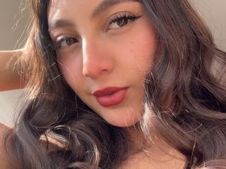 Webcam model DianaFernandezz from XLoveCam