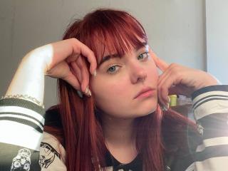 Webcam model DianeTardif from XLoveCam