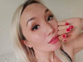 Webcam model DisweetQlove from XLoveCam