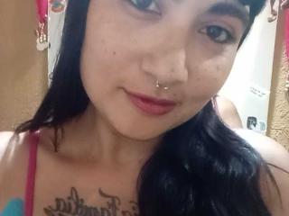 Webcam model DukiDolly from XLoveCam