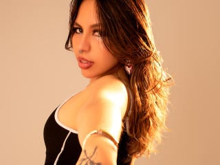 Webcam model DulceBom from XLoveCam