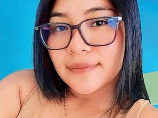 Webcam model DulceChanell from XLoveCam