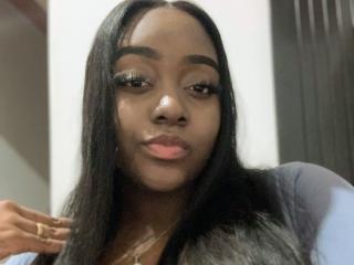 Webcam model EbonnyMicha from XLoveCam