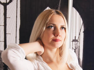 Webcam model EliseGold-ext profile picture