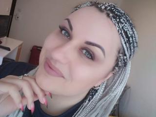 Webcam model ElishaSharon from XloveCam