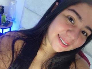 Webcam model ElizaWiliamst from XLoveCam