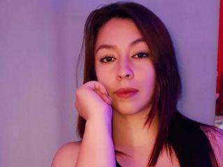 Webcam model ElizabethRousee from XLoveCam