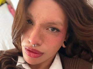 Profile and Statistics for EllaThorne on XLoveCam