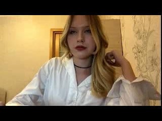 Profile and Statistics for EllamaeRaugust on XLoveCam