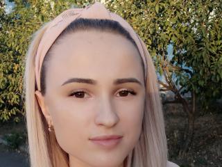 Webcam model EllenXParadise from XloveCam