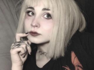 Webcam model EmelyDilsaver from XLoveCam