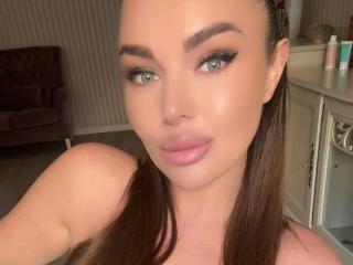 Webcam model EmilyySecret from XLoveCam