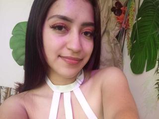 Webcam model EngelThompson from XloveCam