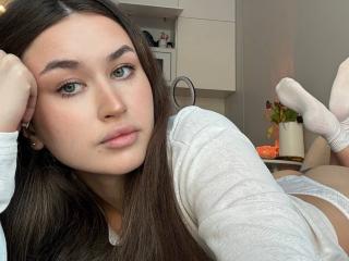 Webcam model EstherDambrose from XloveCam