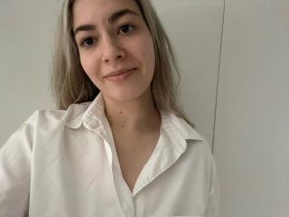 Webcam model FancyRosie from XloveCam