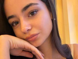 Webcam model FeliceAhlheim from XLoveCam