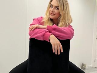 FlirtyPeach-hot Live Webcam on XLoveCam