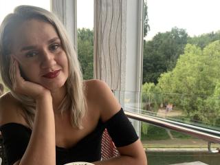 Profile and Statistics for Florinna-hot on XLoveCam