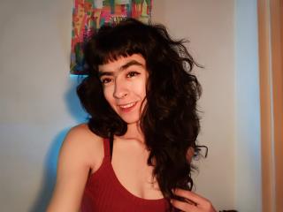 Webcam model FridaBiscuit from XloveCam