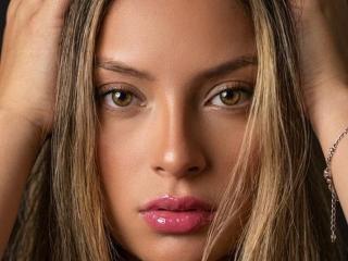Webcam model GigiHeart69 from XloveCam