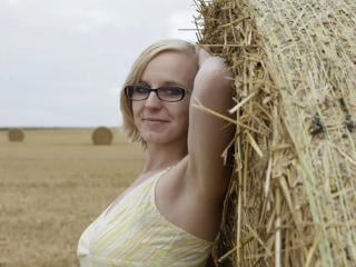 Glory-Glasses-hot Live Cam and Profile on UnifiedCams