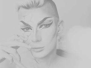 GlossyyBratz Live Cam on XLoveCam