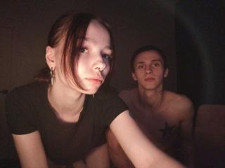 Webcam model GuessDuality from XLoveCam