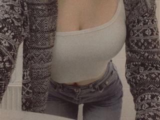 Webcam model HannahSummer-hot from XLoveCam