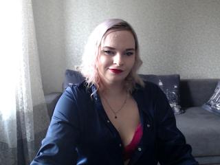 Webcam model HelenSimon from XloveCam