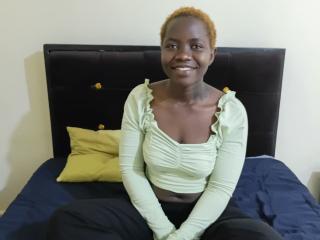 Webcam model HereraPerla from XLoveCam