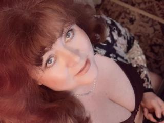 Webcam model HildaORosse from XloveCam